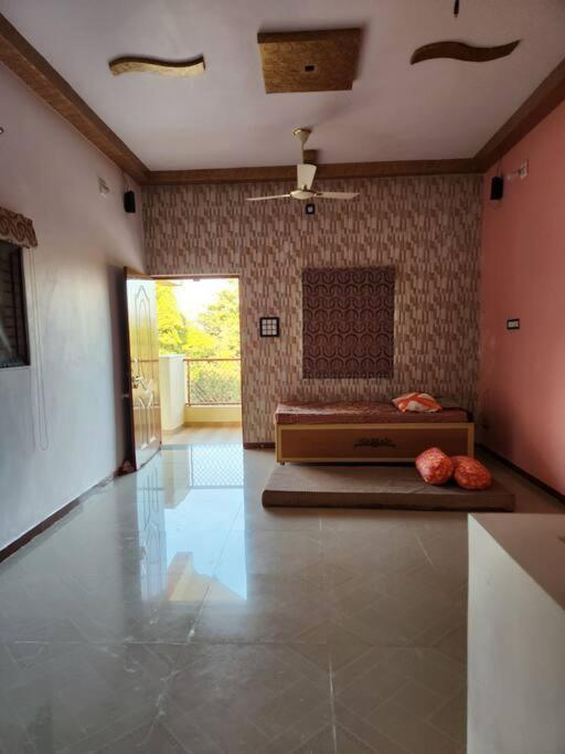 Farmhouse Close To Nature - Kesari Farm Гандинагар Экстерьер фото