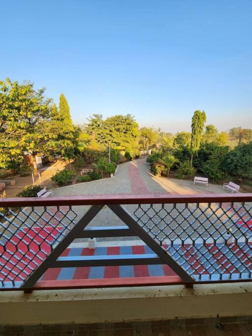 Farmhouse Close To Nature - Kesari Farm Гандинагар Экстерьер фото